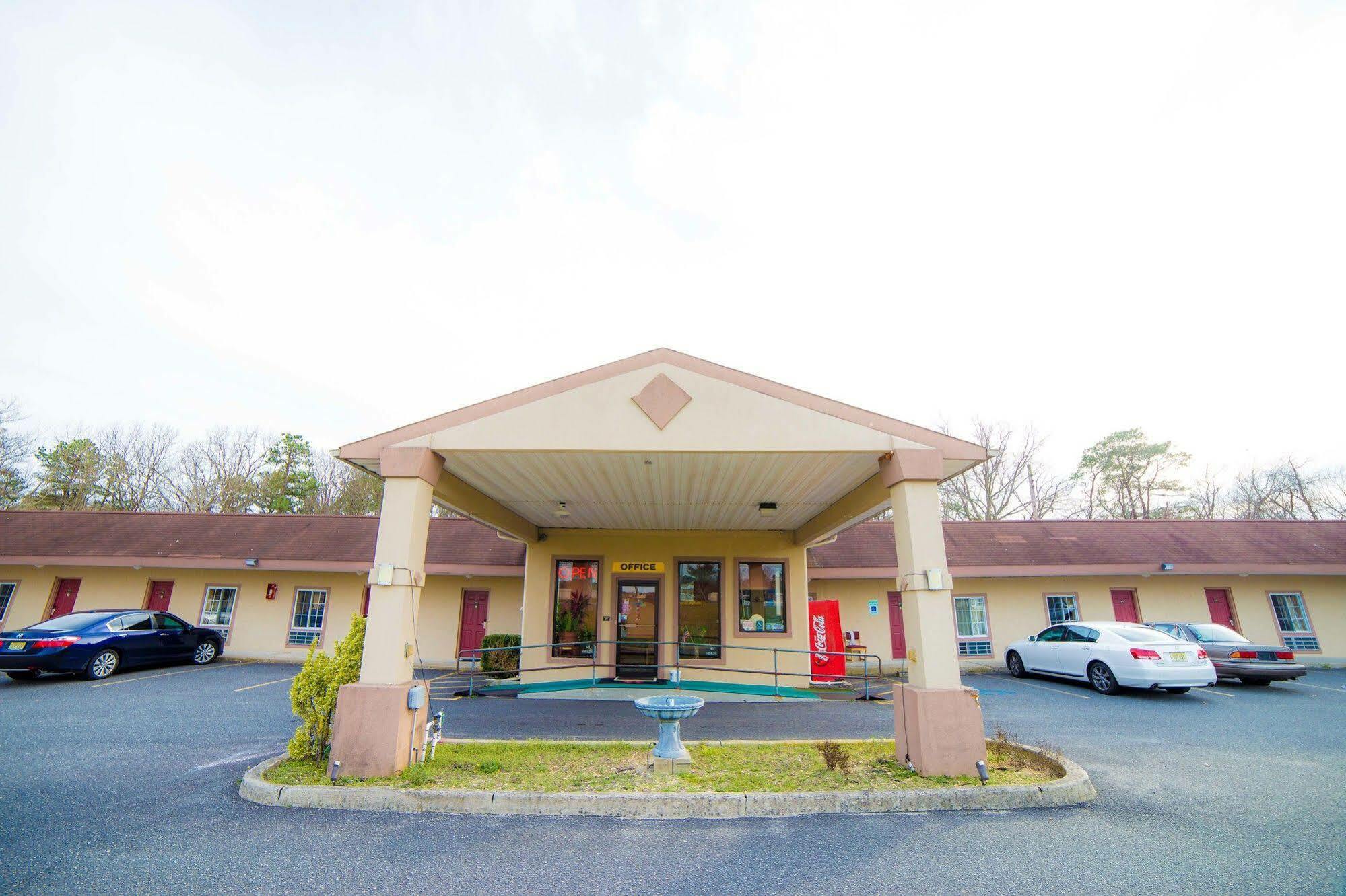Sunset Motel เอ้กฮาร์เบอร์ ทาวน์ชิป ภายนอก รูปภาพ